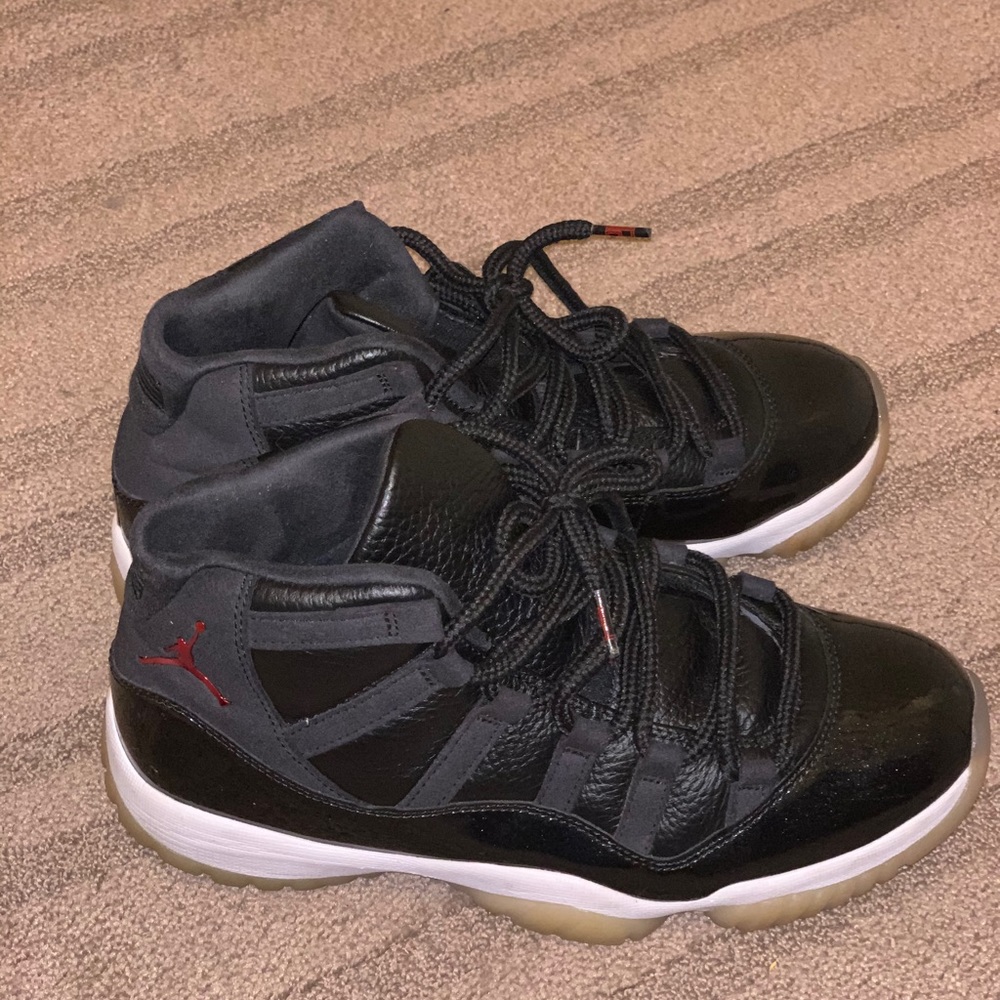 Jordan 11  72-10 - Picture 3 of 8